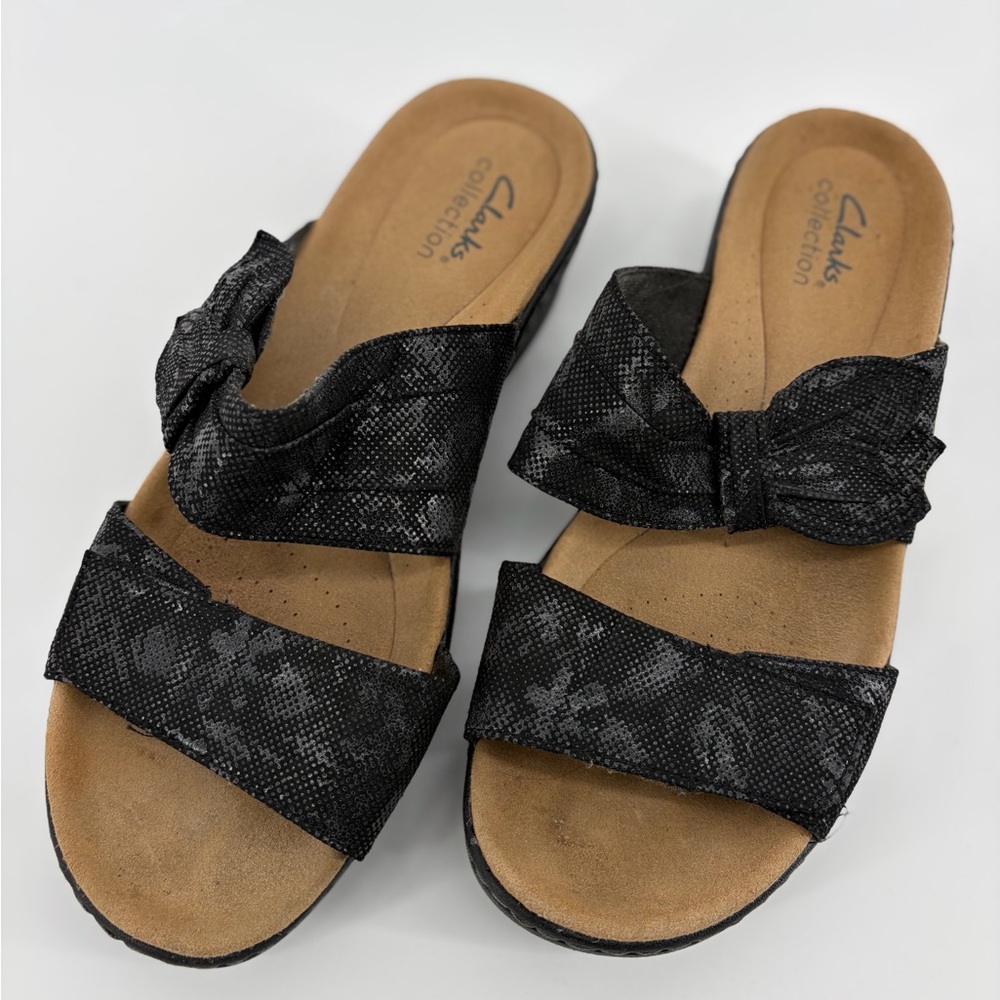 Clarks Sandals Women's‎ Size 8 Black Metallic Material Strap Open Toe